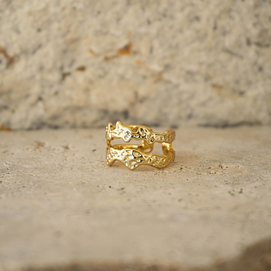 Onyx Hammered Ring