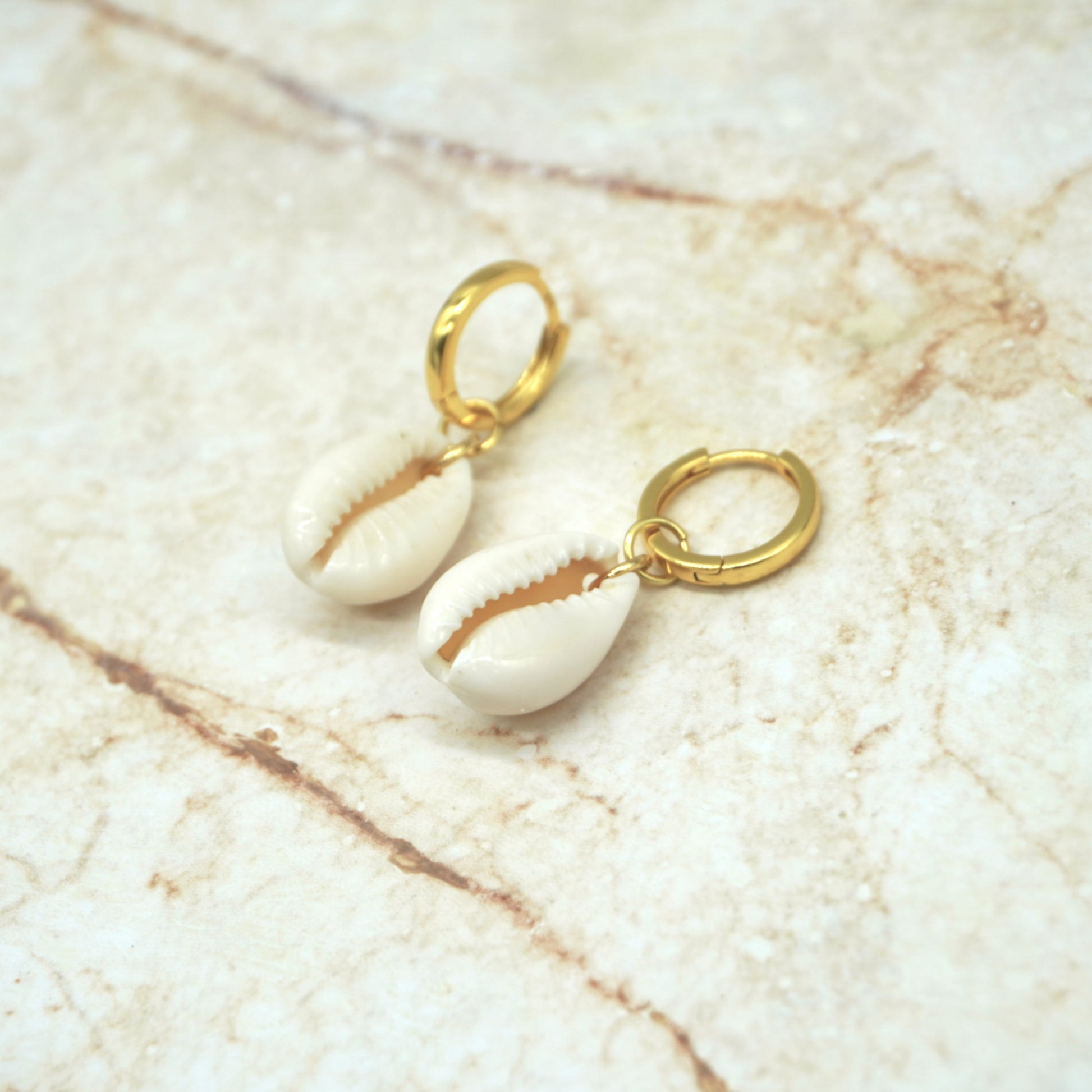 Kailumea Ocean Safe - Waterproof Jewellery tarnish-resistant gold/silver cowrie shell pendant hoops for beach lovers