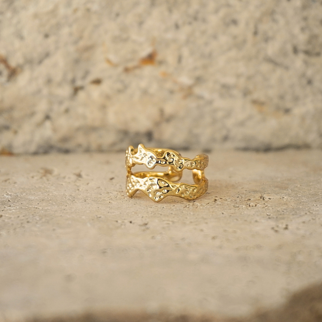 Onyx Hammered Ring