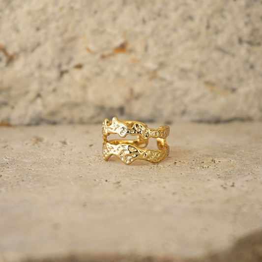 Onyx Hammered Ring