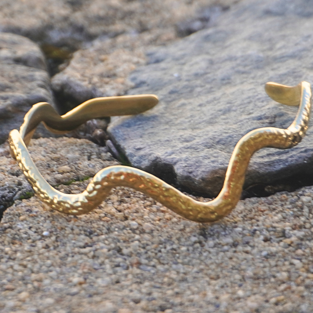 Ora Wave Bangle