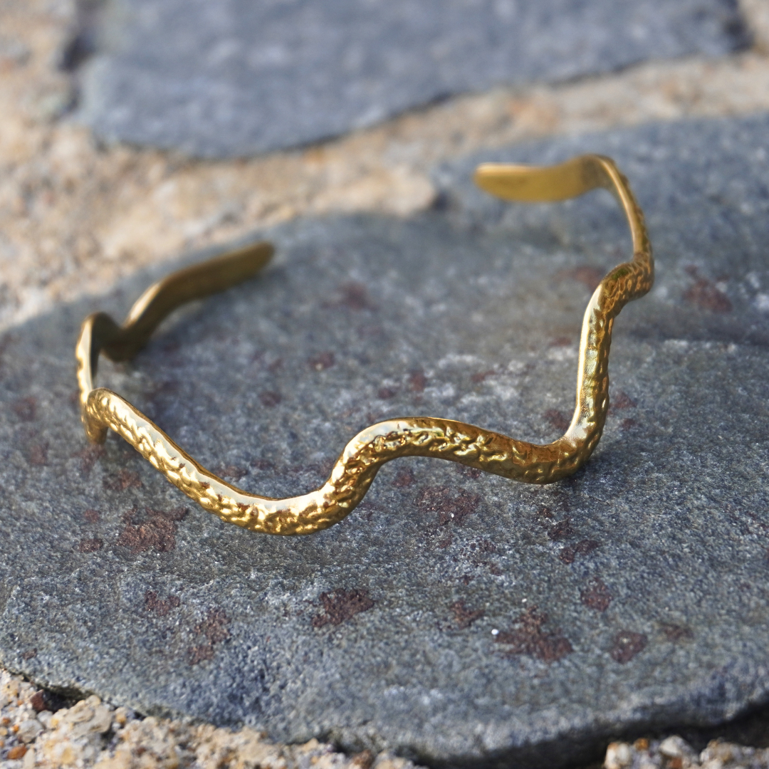 Ora Wave Bangle
