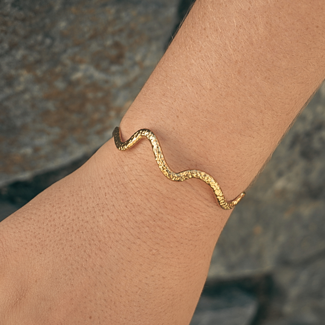 Ora Wave Bangle
