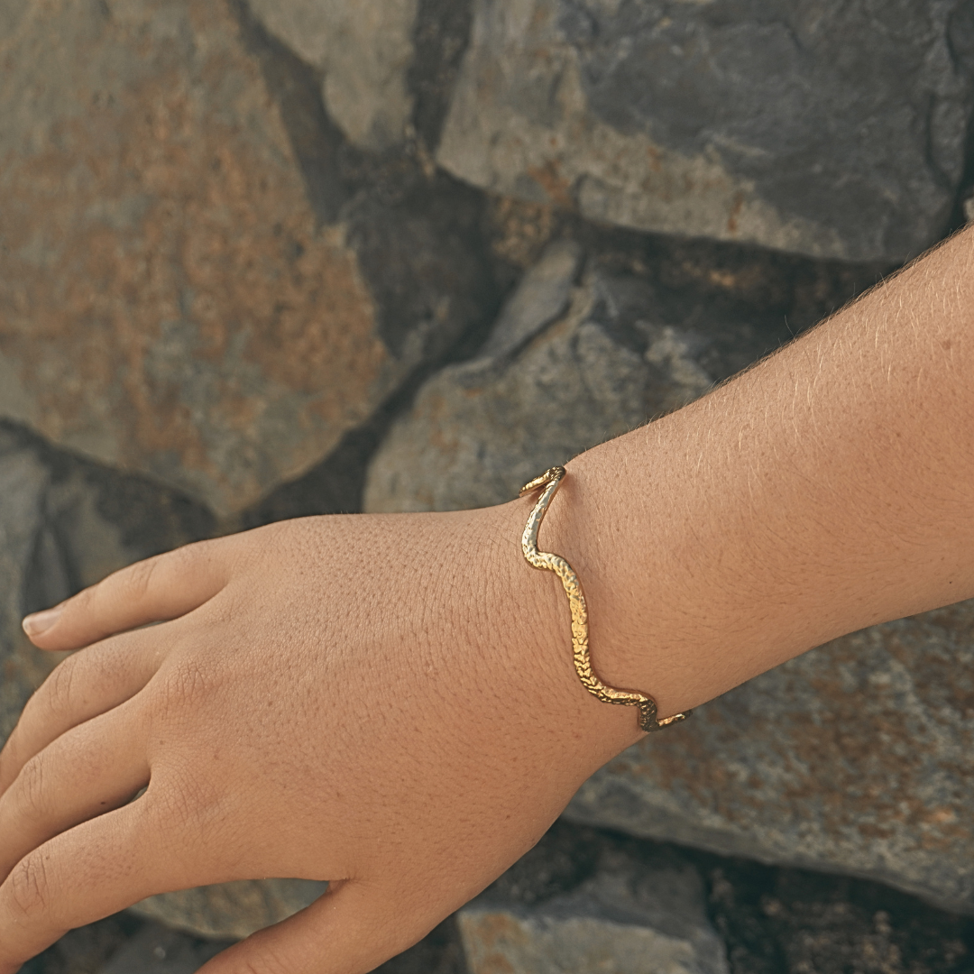 Ora Wave Bangle