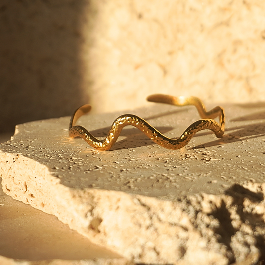 Ora Wave Bangle
