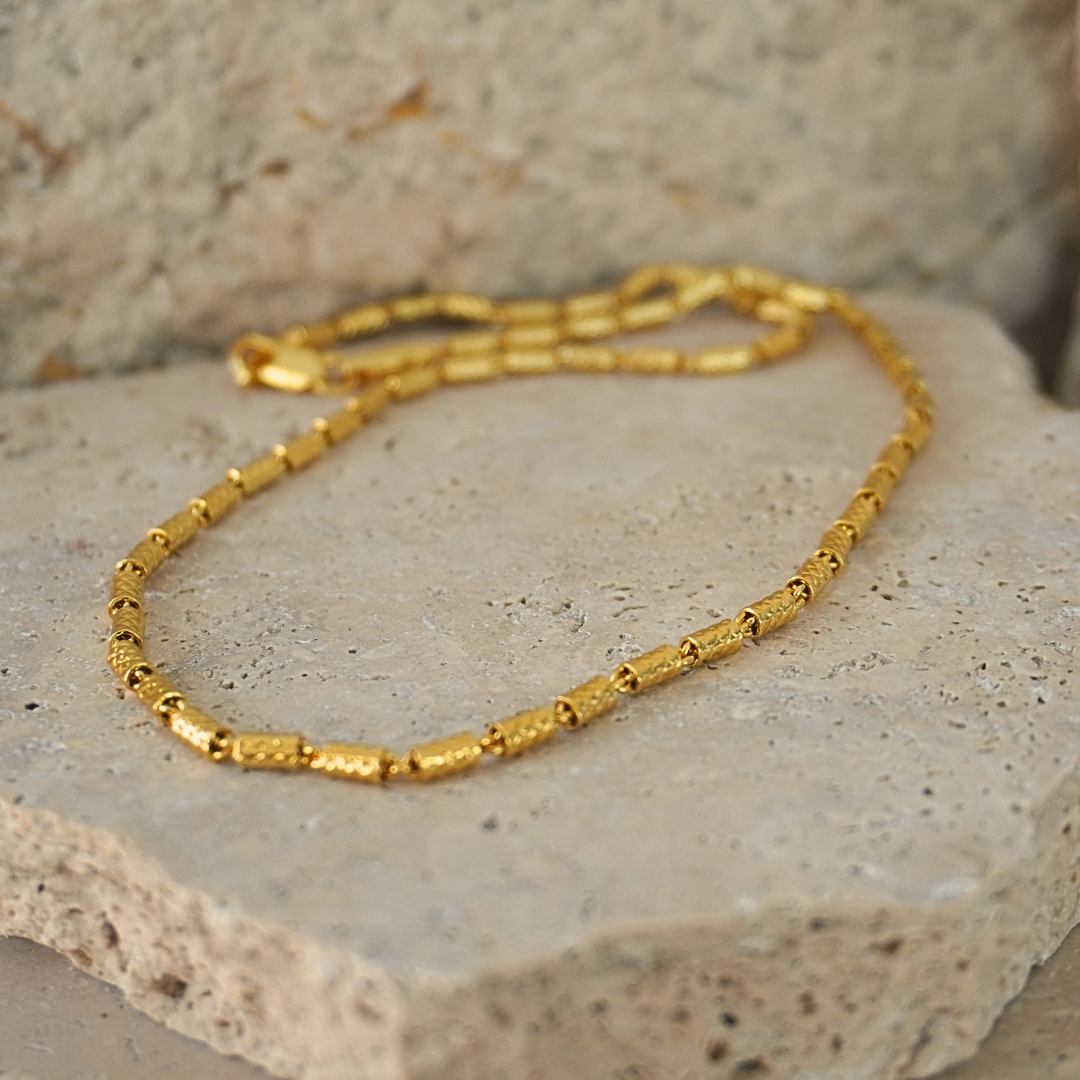 Sola Hammered Gold Necklace – Waterproof Statement Chain