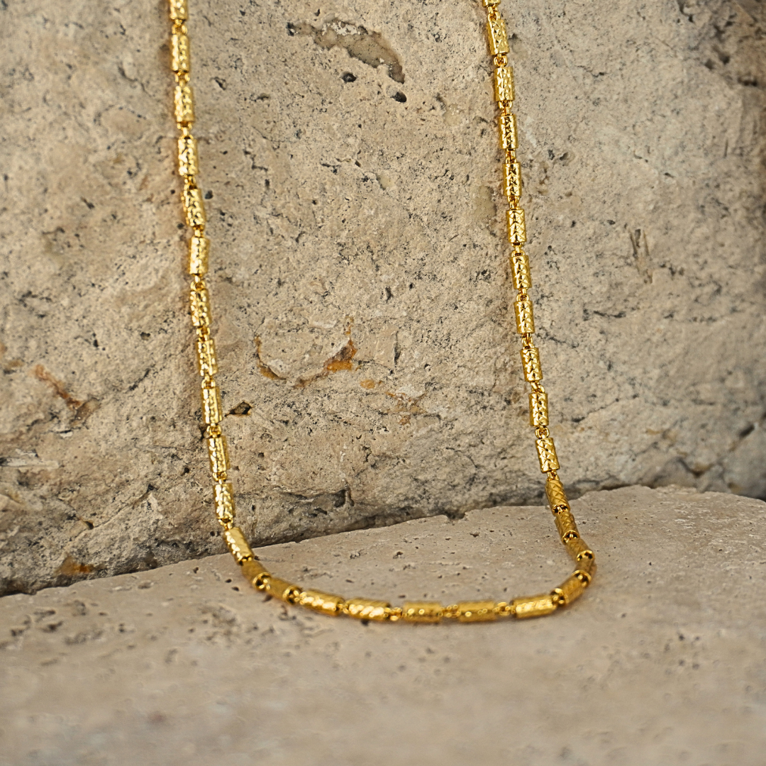 Sola Hammered Gold Necklace – Waterproof Statement Chain