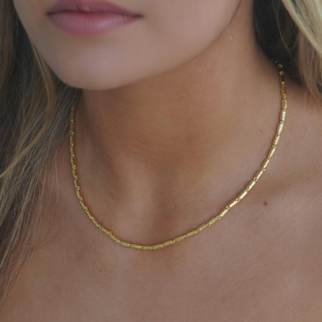 Sola Hammered Gold Necklace – Waterproof Statement Chain