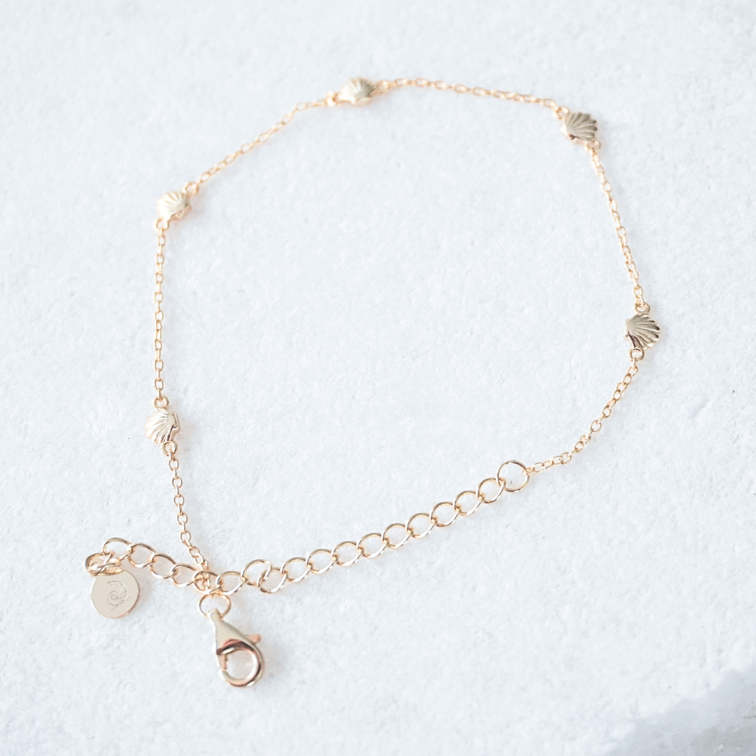 Tia Clamshell Bracelet