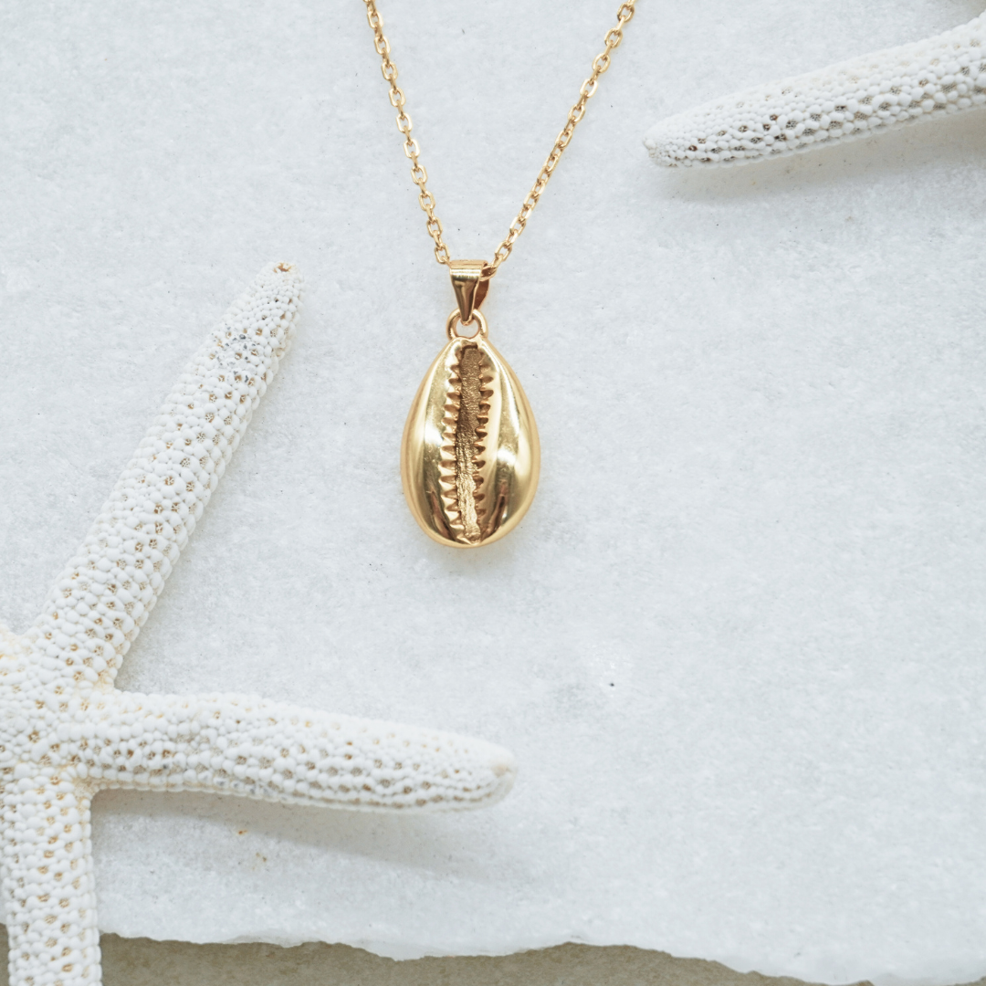 Vahine Cowrie Pendant Necklace