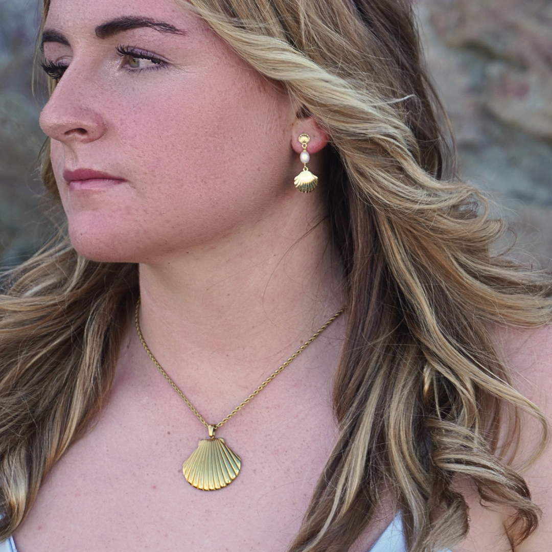 Aphrodite Pearl Shell Pendant Earrings