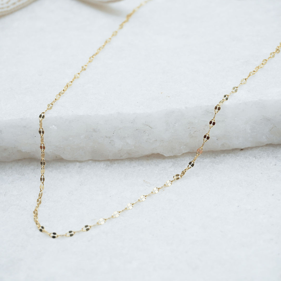 Mimi Sparkle chain flat lay-waterproof gold Kailumea