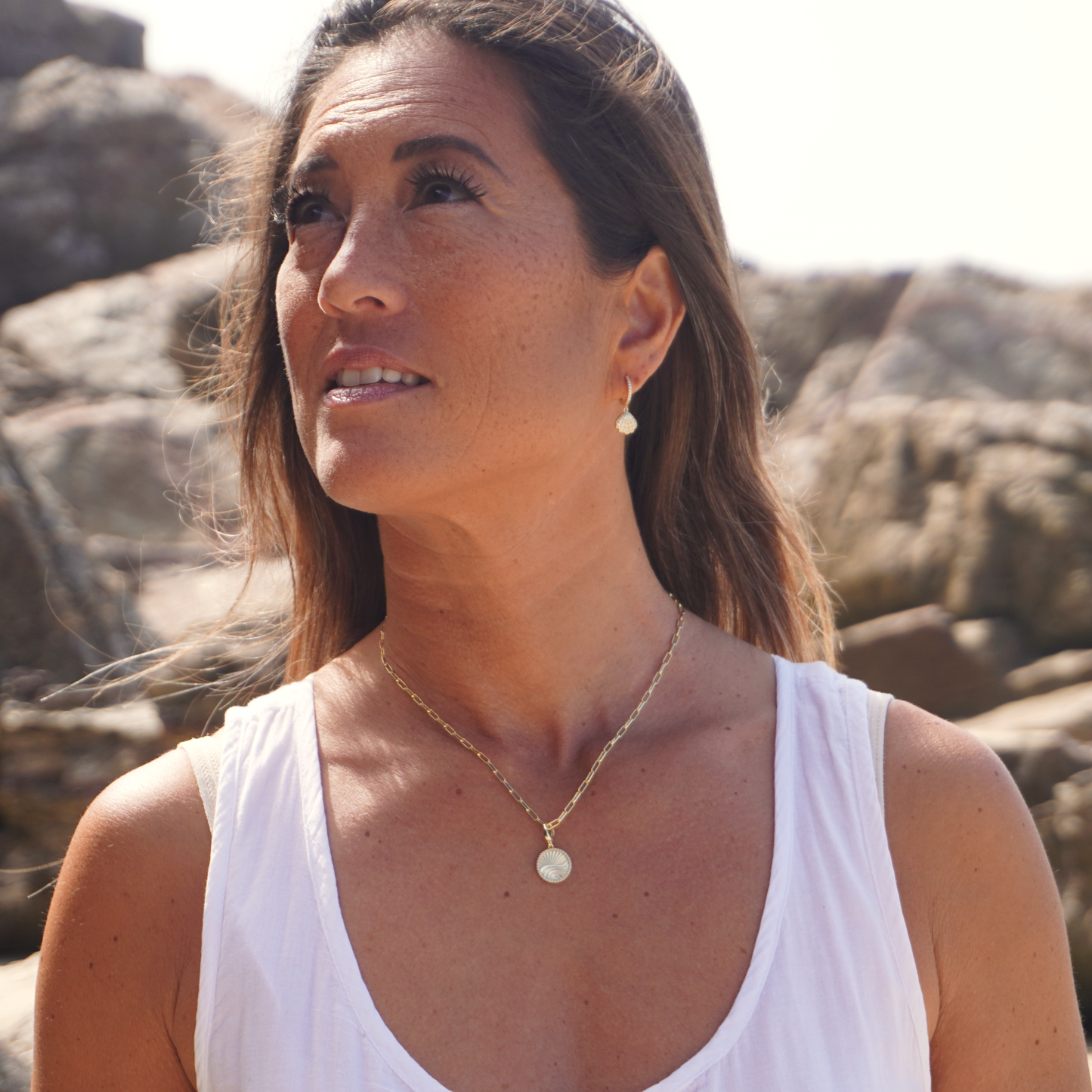 Paloma Clamshell Pendant Hoops